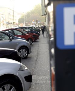Zakaz parkowania na chodnikach. Ministerstwo może pochyli się nad tym pomysłem