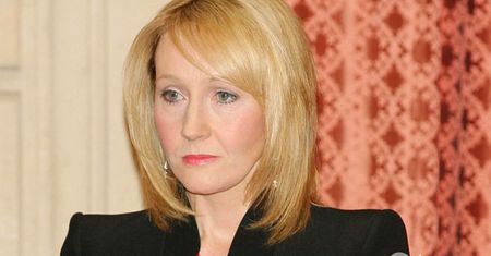 J.K. Rowling już nie należy do grona miliarderów! Co stało się z jej majątkiem?