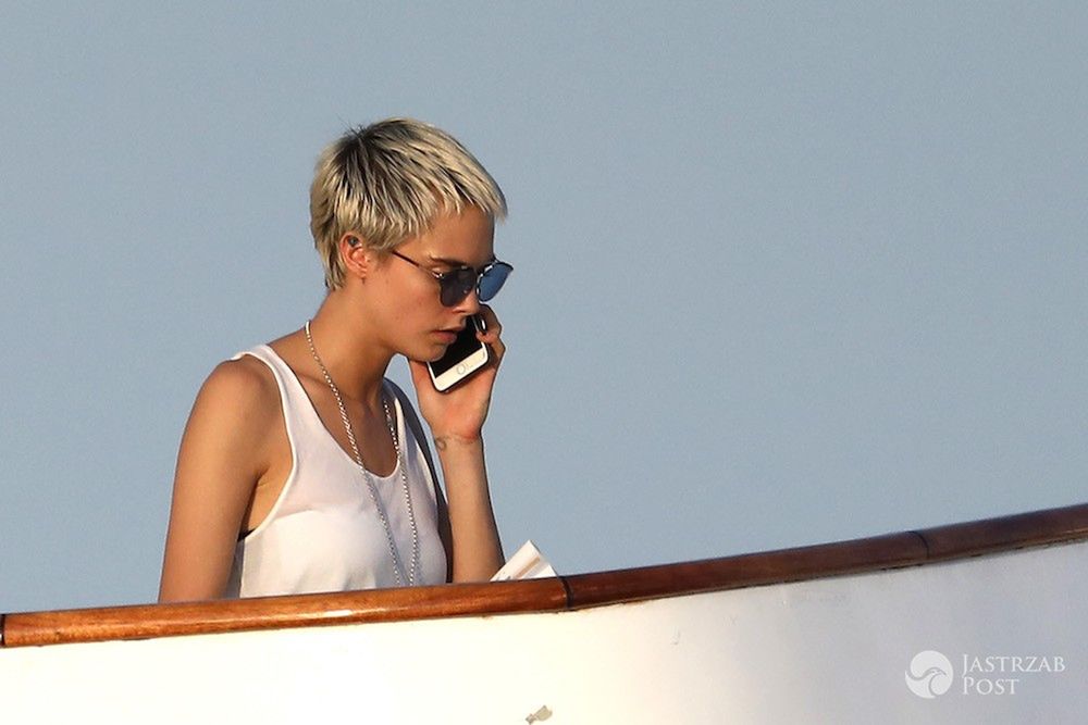 Cara Delevingne z siostrą Poppy w Saint Tropez