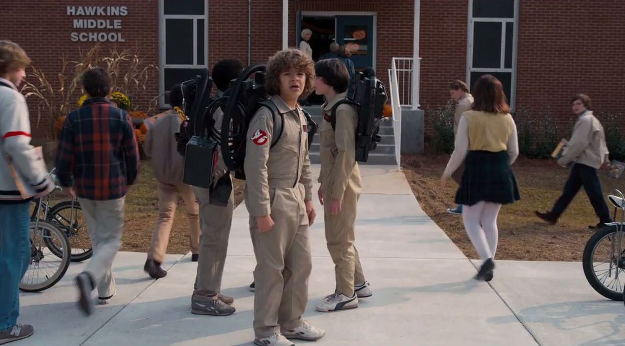 Jeszcze bardziej mroczny i tajemniczy. Oto nowy zwiastun 2. serii "Stranger Things"! Widzowie są na to gotowi?