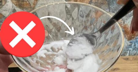 Tych rzeczy w kuchni nie czyść sodą oczyszczoną. Możesz tego bardzo żałować