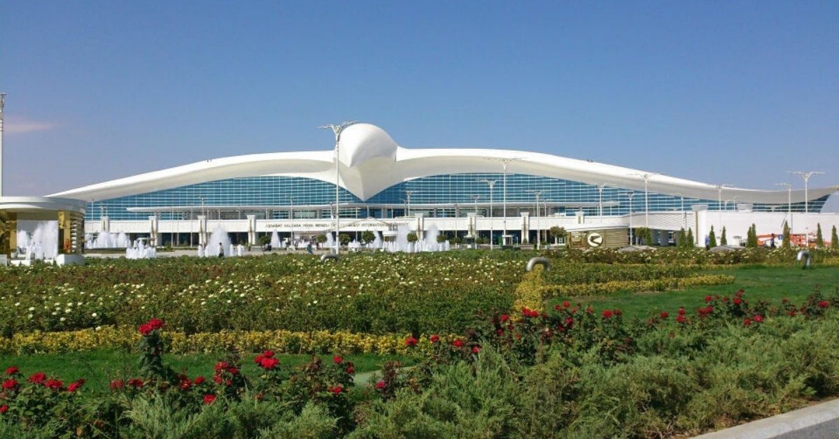 16 Coolest Airports of the World. Tourists Love Them!