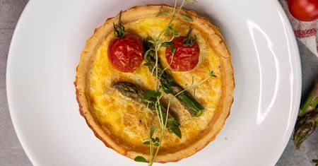 Mini tarta ze szparagami