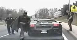 Policjanci zatrzymali Batmana