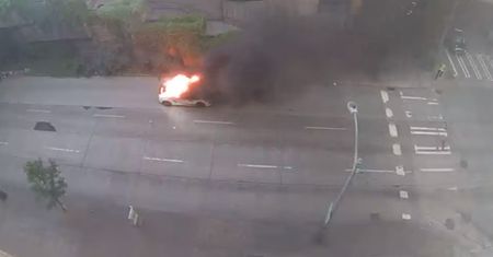 Lamborghini stanęło w ogniu. Nikt nie zatrzymał się, aby pomóc