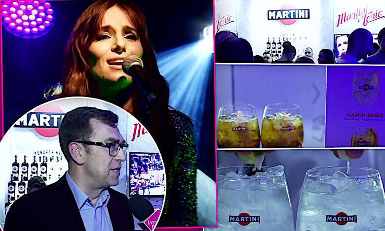 Gwiazdy zachwycone premierowym koncertem Anny Czartoryskiej popijają Martini. "Czym lepiej wznosić toast?" [WIDEO]
