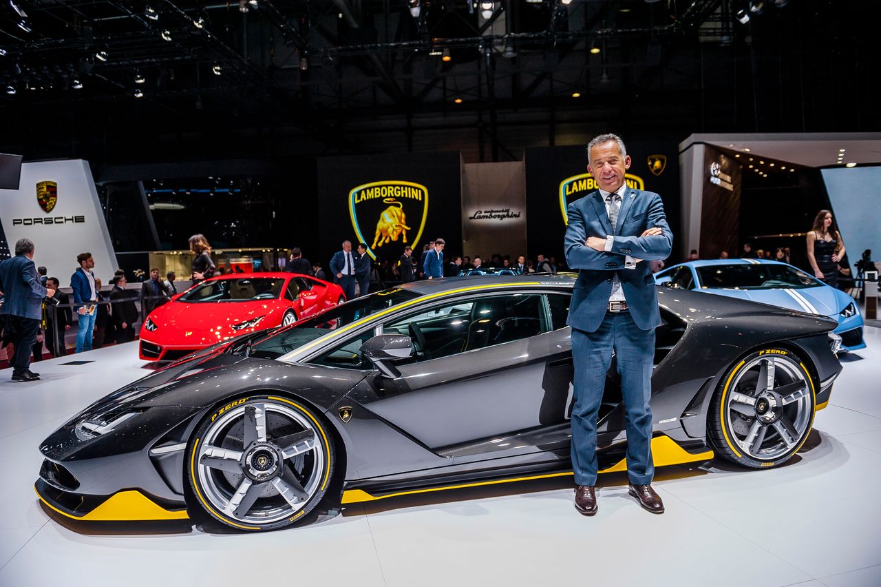 "Hybrydy nie idą w parze z samochodami sportowymi". Maurizio Reggiani opowiada nam na o przyszłości Lamborghini