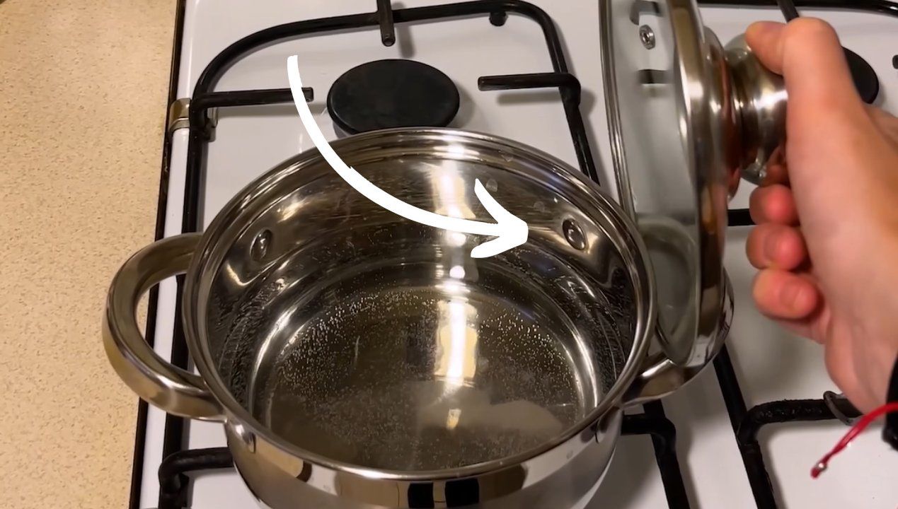 Ukryta funkcja garnków, która pozwala zaprowadzić porządek w kuchni podczas gotowania