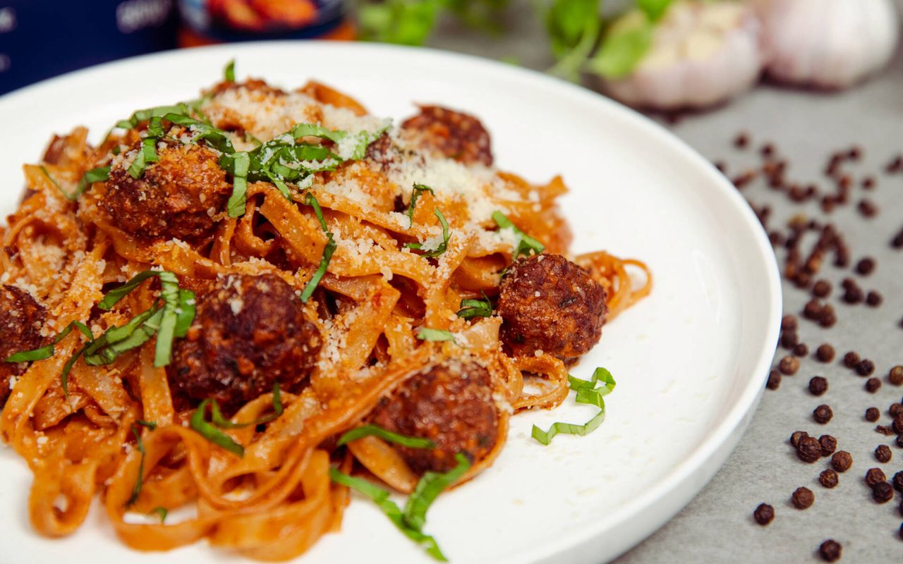 Tagliatelle z pesto pomodori secchi