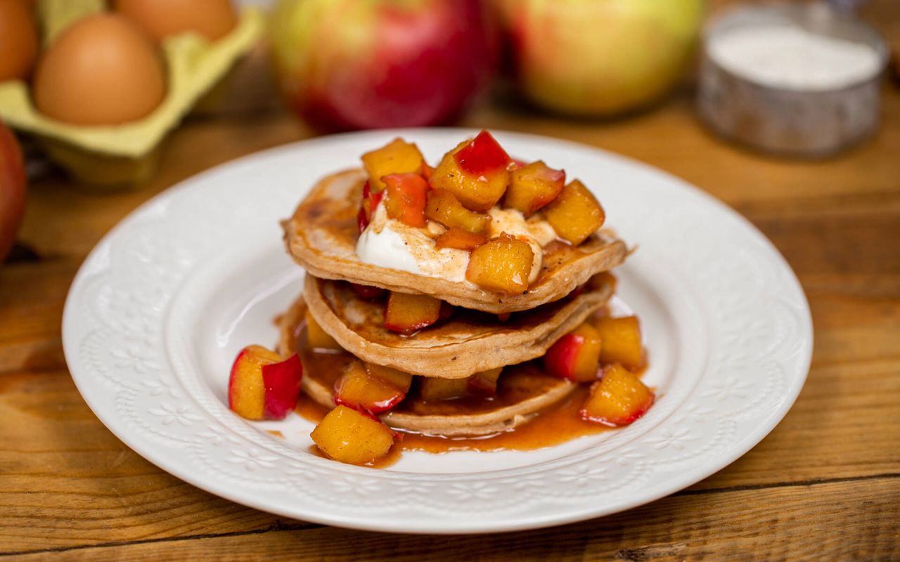 Pancakes z karmelizowanymi jabłkami