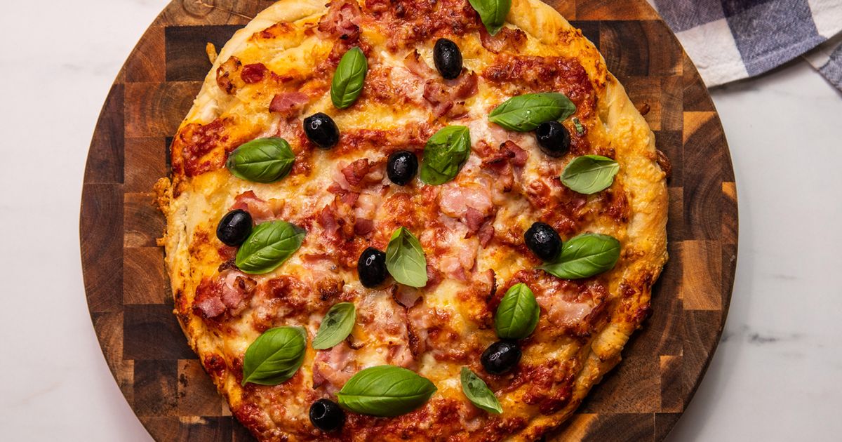 Pizza na zakręconym spodzie