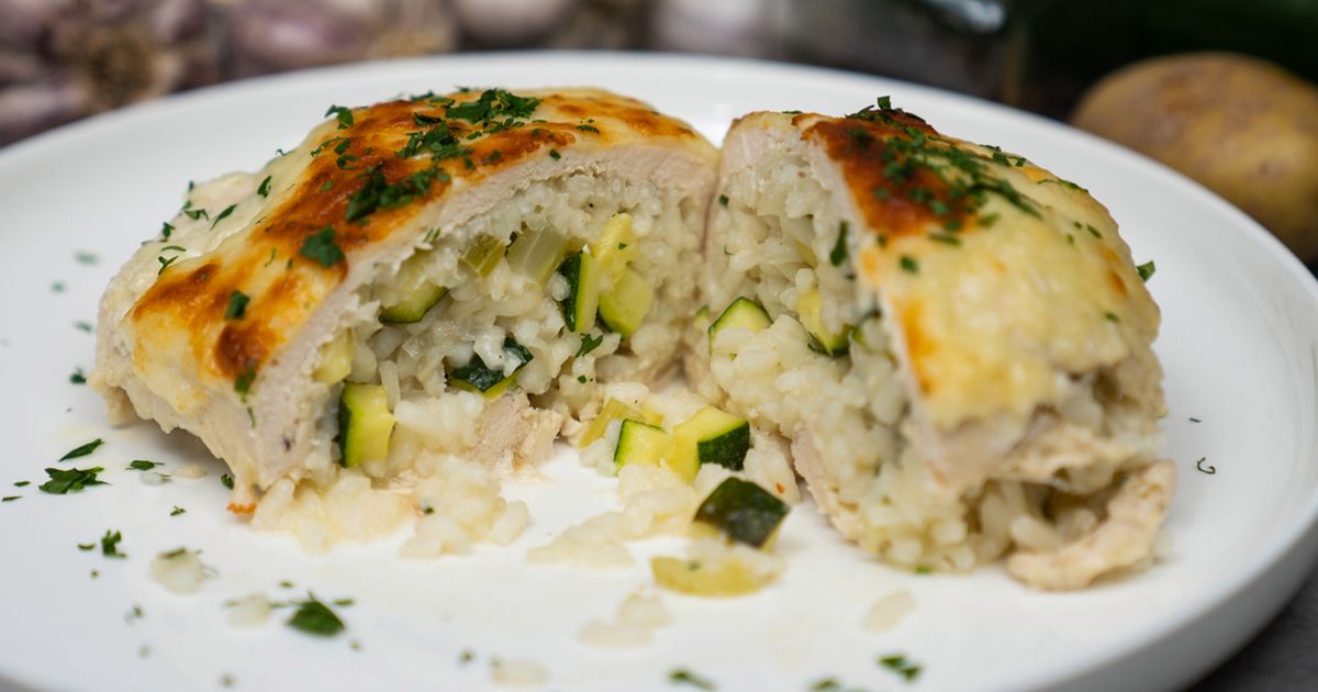 Kremowe risotto z kurczakiem i mozzarellą (kurczak faszerowany risotto). Składniki i przygotowanie