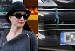 Justyna Steczkowska jeździ z oderwanym zderzakiem!