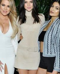 Kardashianki w pełnej krasie. Celebrytki odsłoniły wdzięki