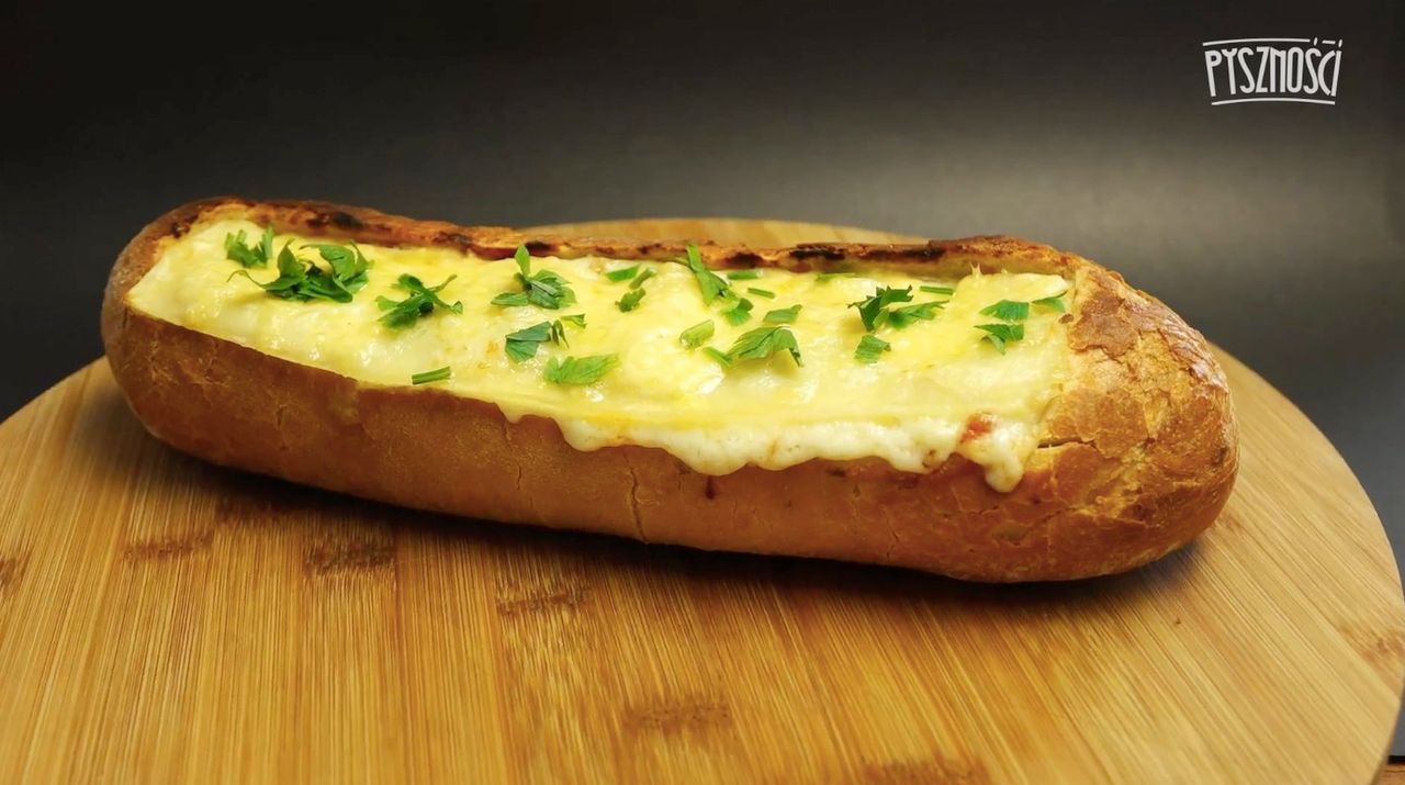 Lasagne zapiekana w chlebku