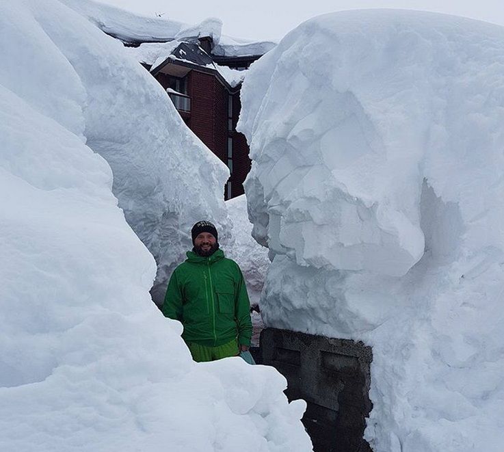 Rekordowe opady w Alpach. Drogi zablokowane, zagrożenie lawinowe najwyższego stopnia