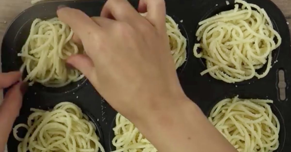 Dzięki temu prostemu trikowi przygotujesz spaghetti, które można jeść rękoma!