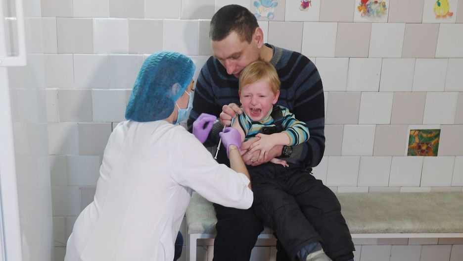 Szczepienie dziecka na odrę na Ukrainie