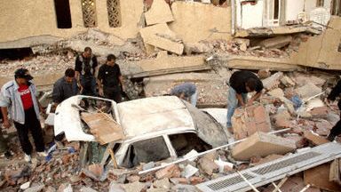 Po trzęsieniu ziemi