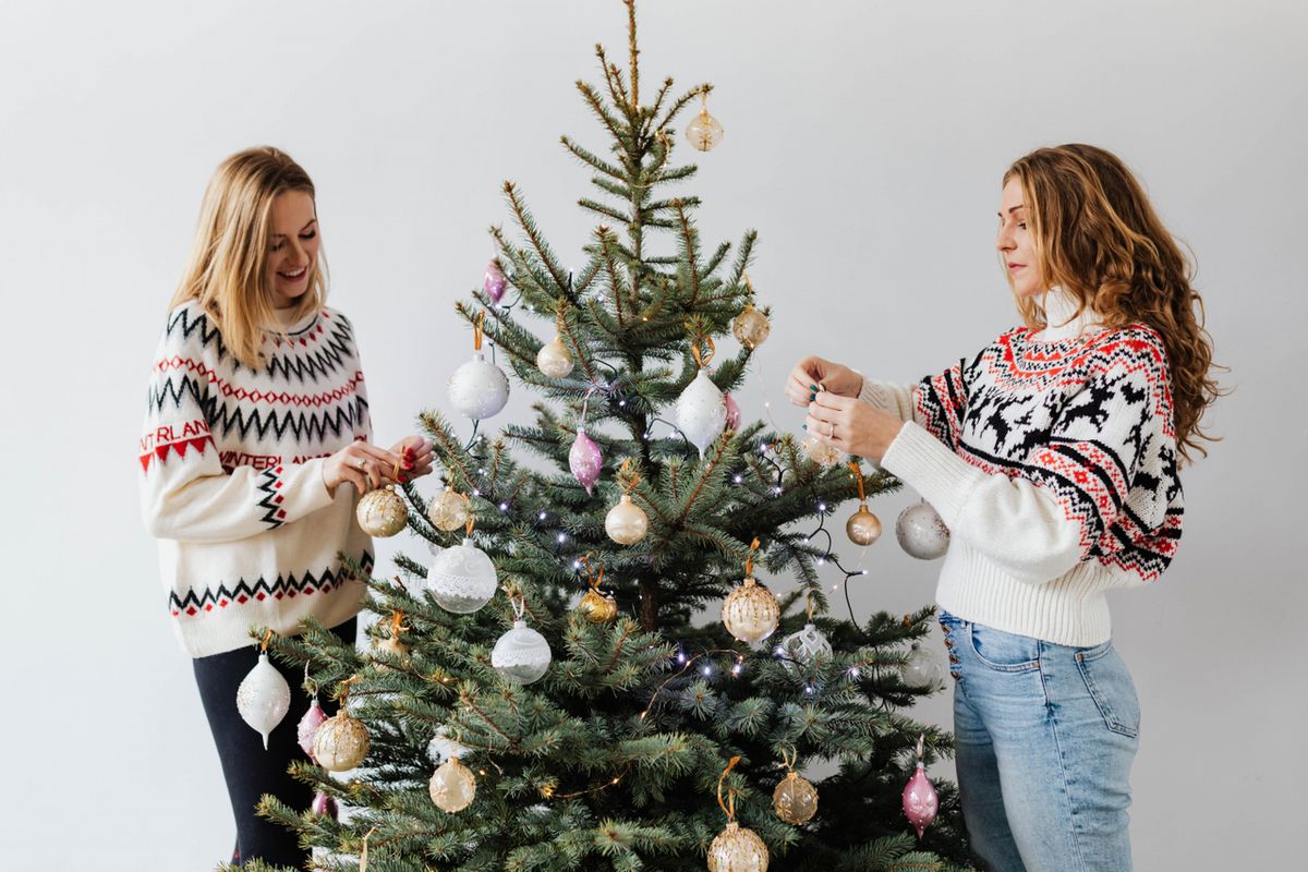 Jak przedłużyć urodę świątecznego drzewka? Choinka nie będzie tracić igieł