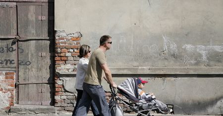 Zaległości z 500+. Odszkodowanie dla ojca, który czekał na świadczenie dwa lata. Tysiące rodzin wciąż bez pieniędzy