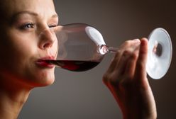 Wykształcone kobiety sięgają po alkohol chętniej