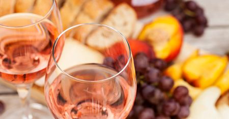 Różowe wino – co warto o nim wiedzieć