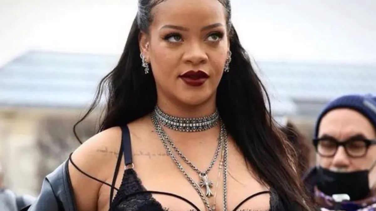 Rihanna uczciła Oscary w ekstremalnie wyzywającej kreacji! Dopiero teraz zdjęcia z uroczystości przedostały się do sieci