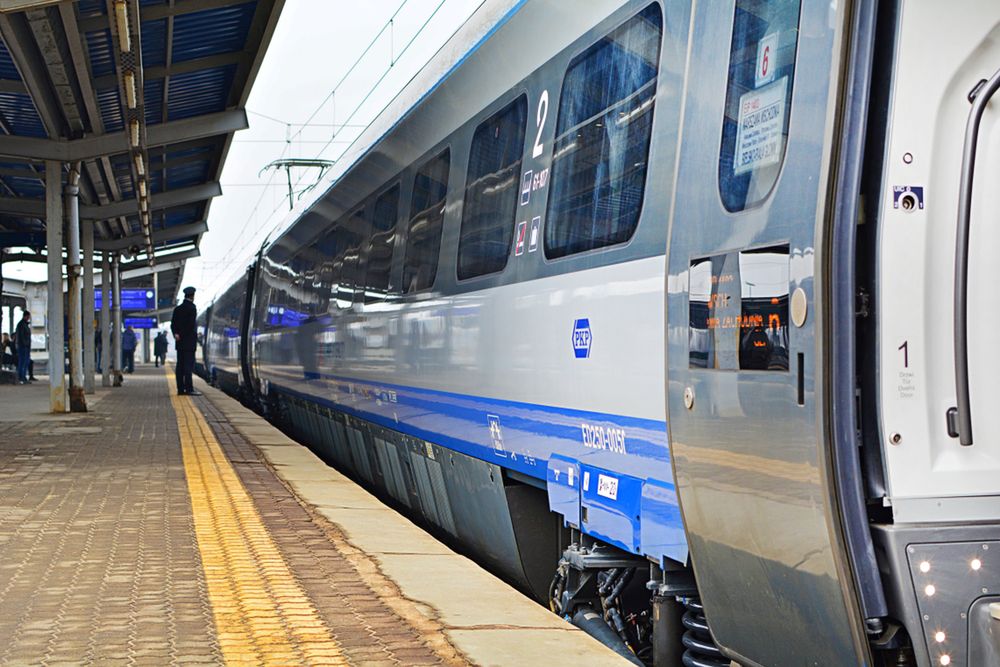 Szybkie i nowoczesne pociągi  Pendolino rozpoczęły regularne kursowanie od 14 grudnia 2014 r.