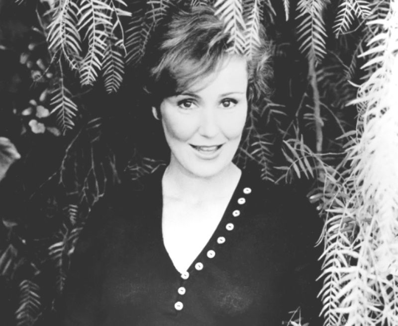 Claudette Nevins zagrała w ponad stu filmach i serialach. Od 15 lat była na emeryturze