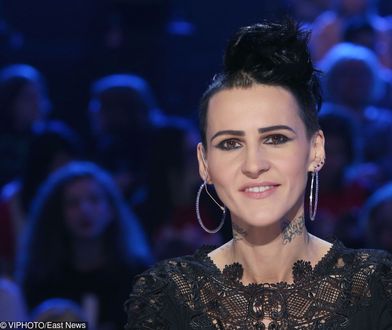 Agnieszka Chylińska przeszła samą siebie. Zrobiła tatuaż na głowie