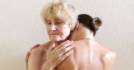 Odważne zdjęcia Polki. Tak Magdalena Wosińska składa hołd mamie