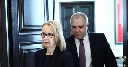 Rekonstrukcja rządu. Sasin o Czerwińskiej: "obejmie inną funkcję państwową". Posada w NBP już czeka?