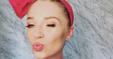 Martyna Gliwińska reklamuje peelingi MARK