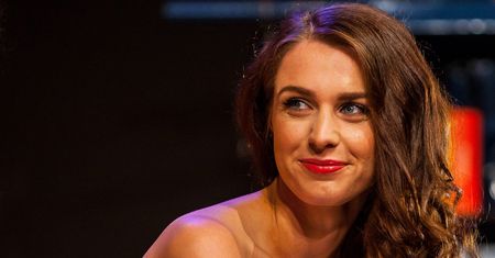 "Przystojniaczek" w Teatrze Kwadrat. Julia Kamińska z partnerem podczas uroczystej premiery spektaklu