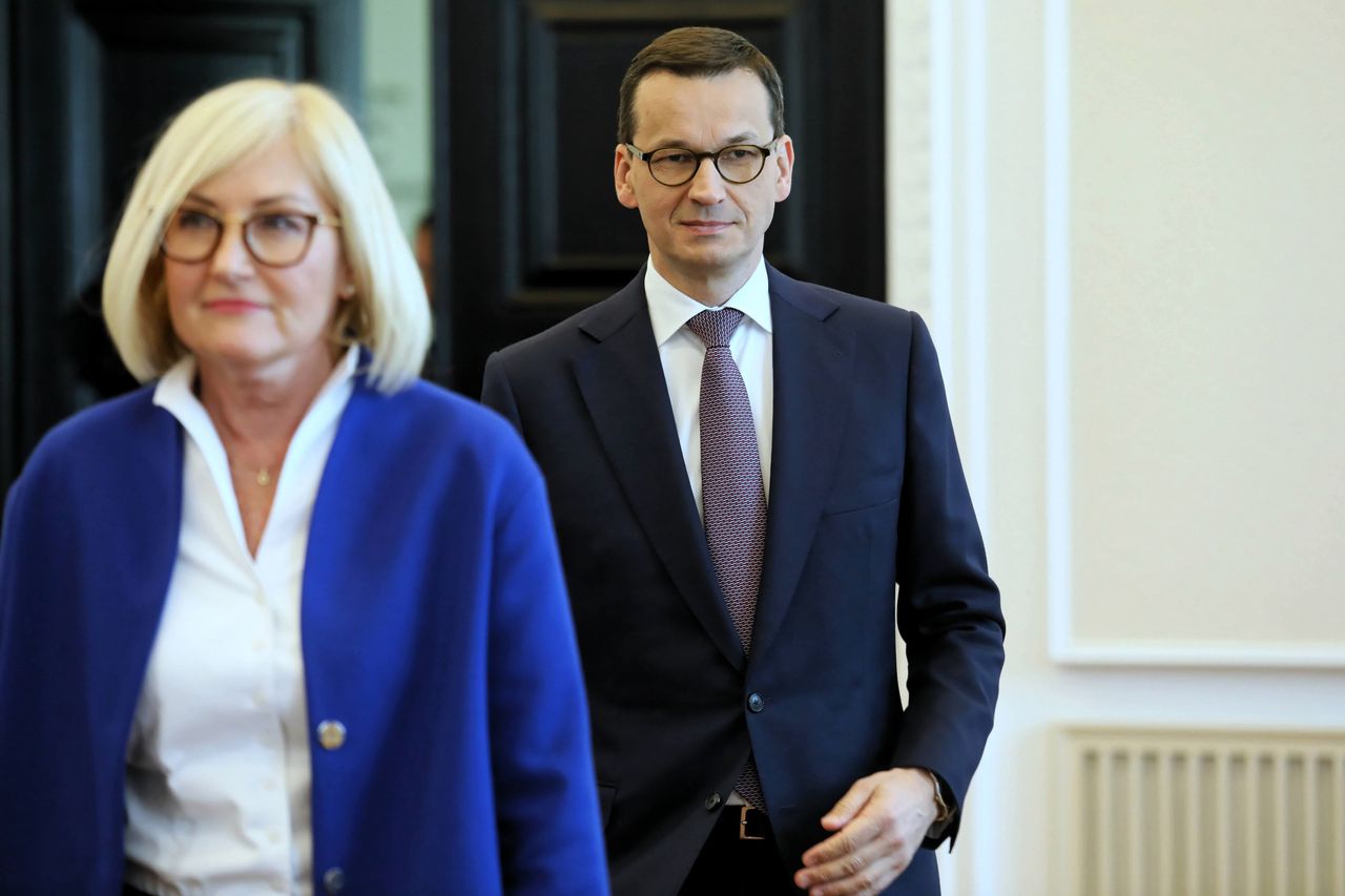 "Morawiecki porozumiał się z Timmermansem w sprawie SN". Mamy komentarz Joanny Kopcińskiej