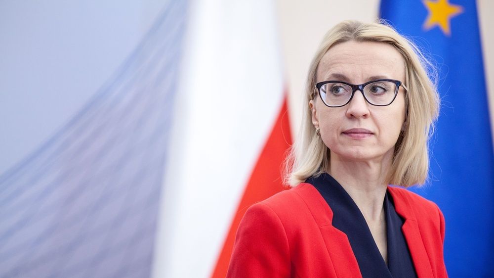 - To jest walka z umowami śmieciowymi - mówi szefowa MF o warunkowym zwolnieniu młodych z PIT.