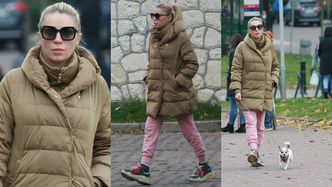 Ciężarna Martyna Gliwińska w butach "koszmarkach" za 4 tysiące spaceruje z mamą i psem (ZDJĘCIA)