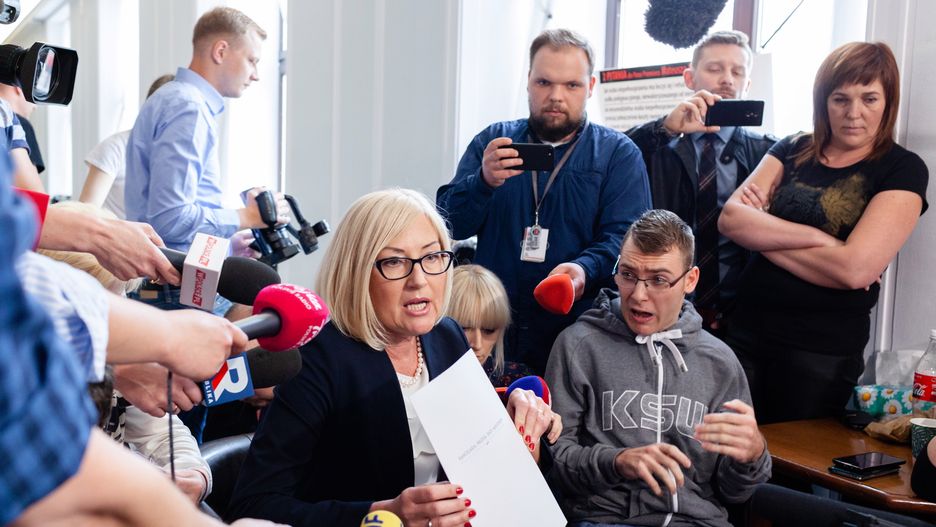 Rzeczniczka rządu Joanna Kopcińska przyniosła protestującym porozumienia
