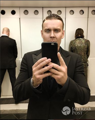 Dawid Woliński - selfie w toalecie