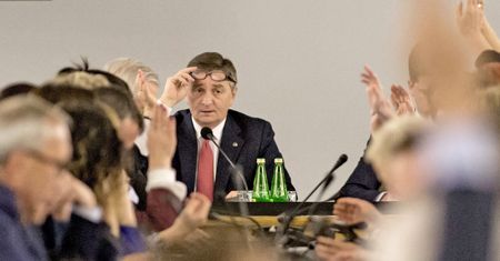 Marek Kuchciński ukarał posłów. Nie miał prawa?