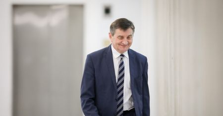 Wydatki Sejmu. Za czasów Kuchcińskiego wydano fortunę na... salon piękności
