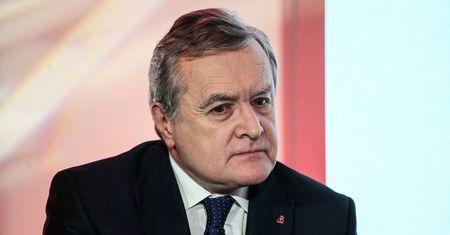 "Z KFC do rządu". Internauci stają w obronie współpracownika Piotra Glińskiego