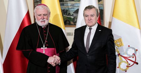 Rocznica przywrócenia relacji między Polską a Watykanem. Wizyta arcybiskupa Gallaghera