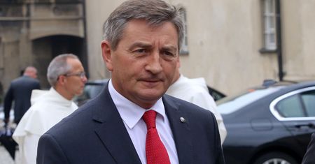 Reparacje? Kuchciński: uzyskajmy również od Rosjan
