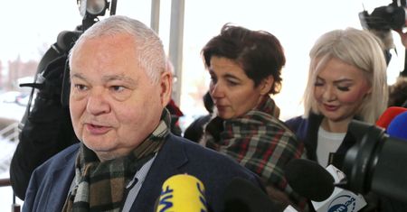 Adam Glapiński przesłuchany. Nabrał wody w usta. "Nie mogę komentować"