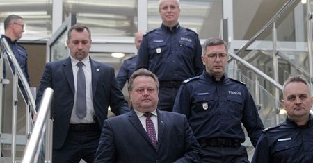 Policja odpowiada na zarzuty stawiane Zielińskiemu. "To godzi w nasze dobre imię"