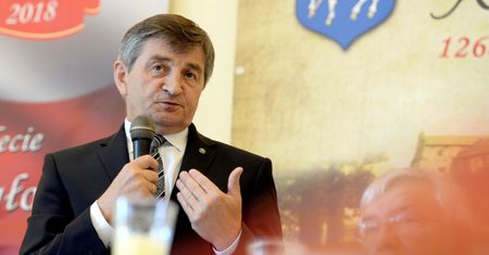 Gmina Jedlińsk pod Radomiem. Awantura na spotkaniu z Markiem Kuchcińskim. "Hucpa!"