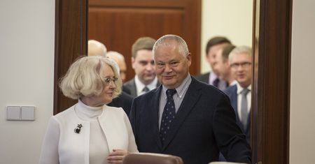 Euro w Polsce. Obniżka stóp procentowych byłaby teraz problemem