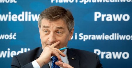 Marek Kuchciński zdenerwował protestujących. Marszałek może wyjechać z kraju na dobre